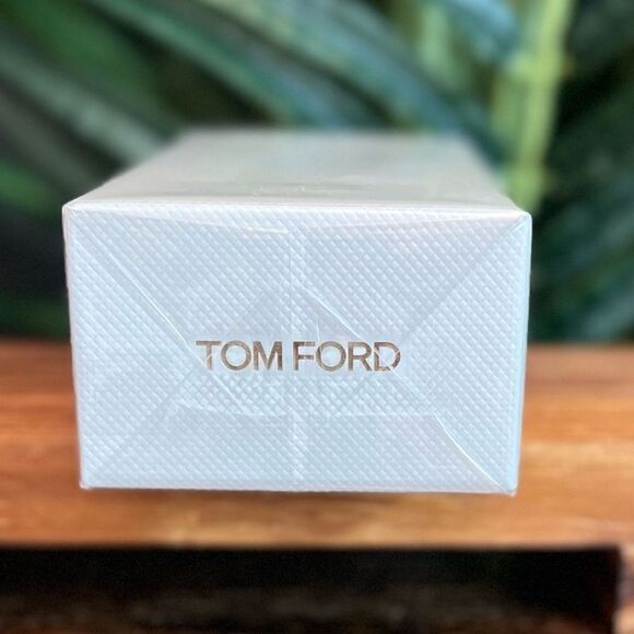 Tom Ford White Suede Eau de Parfum Spray, 100 ml. New and factory sealed! - Picture 6 of 9